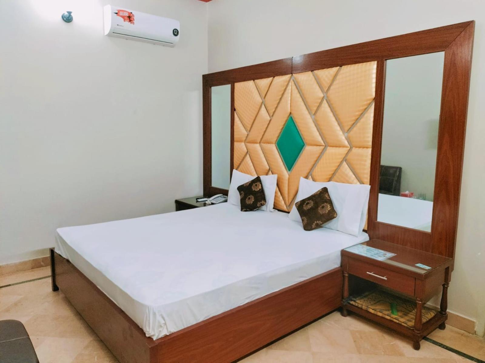 Subhan Palace Guest House Karachi Esterno foto